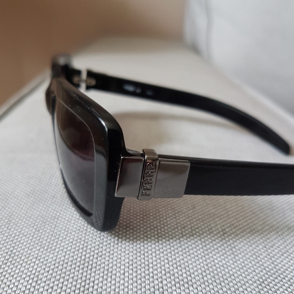 Sunglasses - Picture 3 of 4